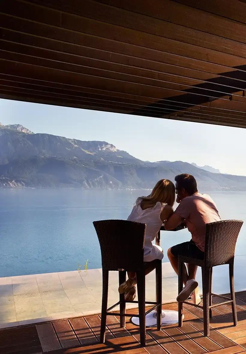 Panoramic view over Lake Geneva from Le Deck