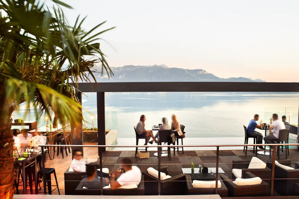 Le Deck Bar-Terrasse overlooking Lake Geneva and the Lavaux vineyards